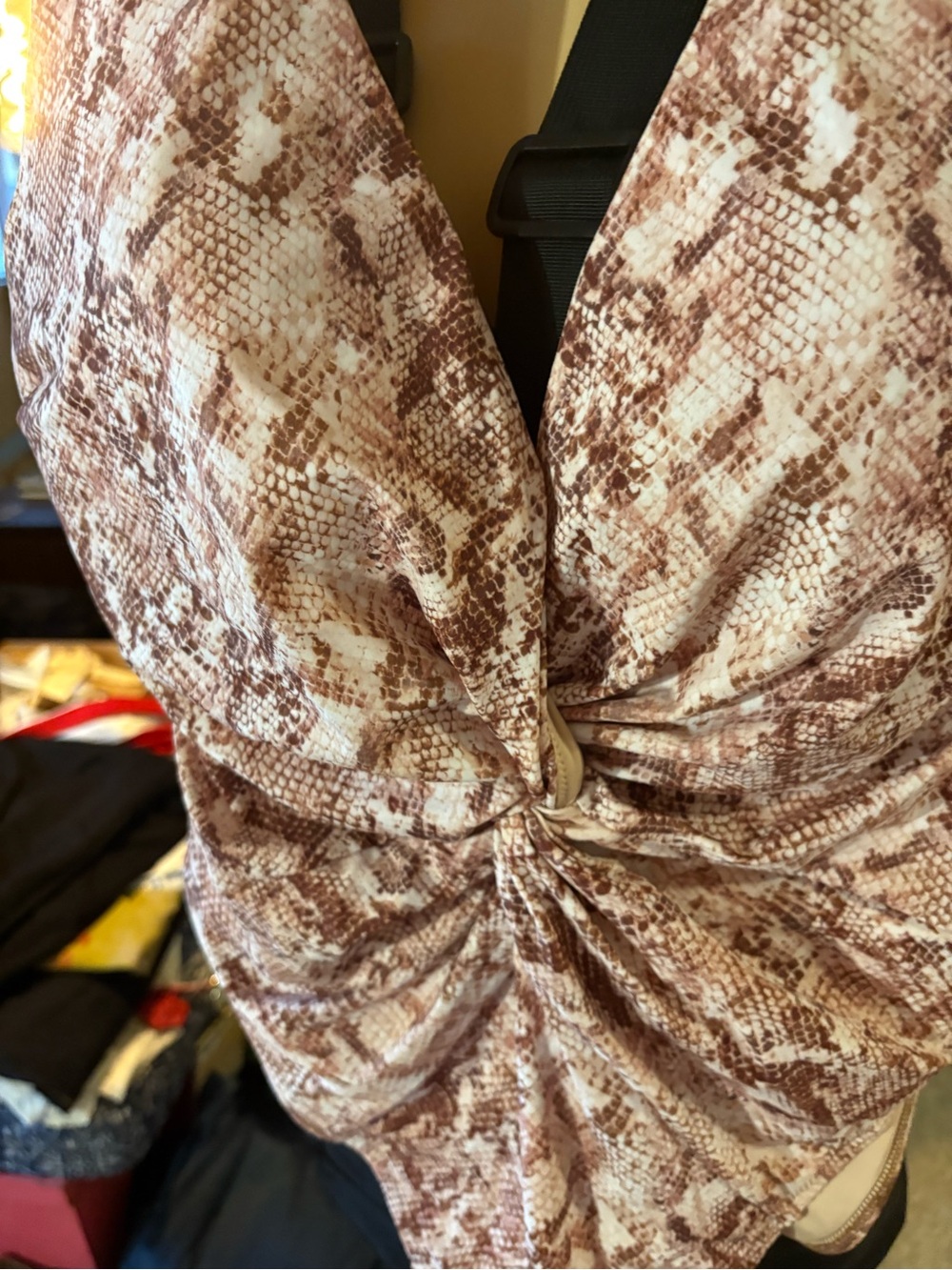 Victoria's Secret Muted Pink Snake-Print Twist Front One-Piece Swimsuit XXL - Picture 3 of 9